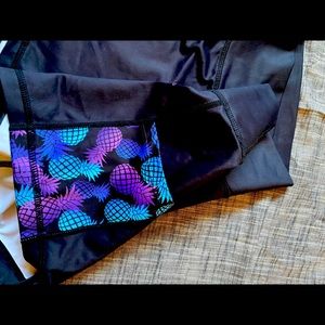 Tres Pinas run shorts large